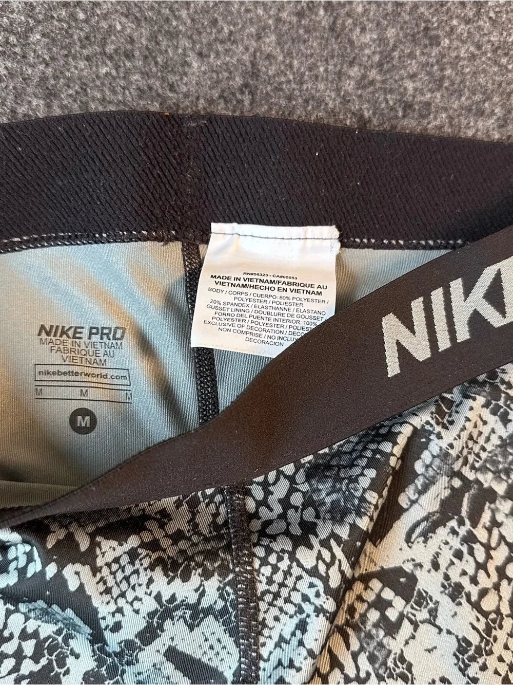 Nike Black and Gray Snake-Print Cropped Leggings
